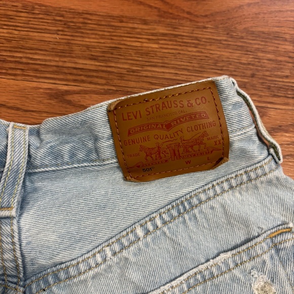 Levis 501 Denim Shorts - Picture 3 of 4